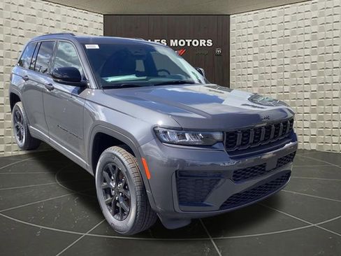 New 2026 Jeep Grand Cherokee Altitude AWD/4WD image 2