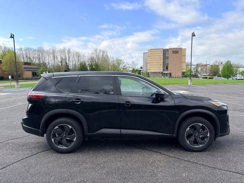 Used 2025 Nissan Rogue SV FWD image 6