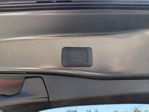 Used 2025 Toyota RAV4 XLE Premium image 29