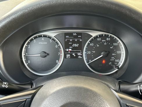 Used 2019 Nissan Kicks S image 27