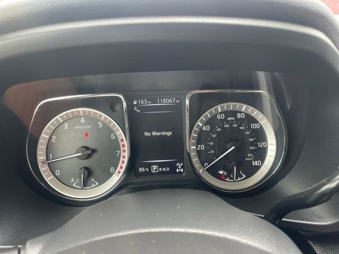 Used 2017 Nissan Titan SL AWD/4WD image 14
