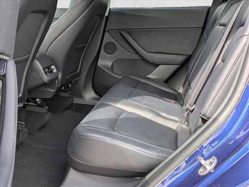 Used 2021 Tesla Model Y Long Range AWD/4WD image 17