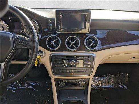 Used 2014 Mercedes-Benz CLA 250 image 13