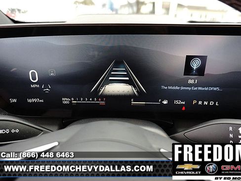 Used 2025 Buick Enclave Preferred image 15