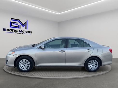 Used 2014 Toyota Camry LE image 2