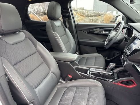 Used 2021 Chevrolet TrailBlazer RS w/ Sun and Liftgate Package image 13