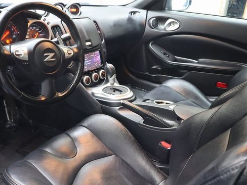 Used 2011 Nissan 370Z Base image 15