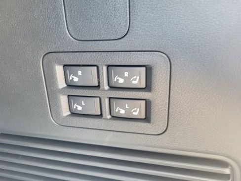 New 2025 Nissan Armada SL w/ Captain's Chari Seat Package image 42