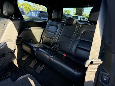 Used 2019 Lincoln Navigator Reserve AWD/4WD image 14