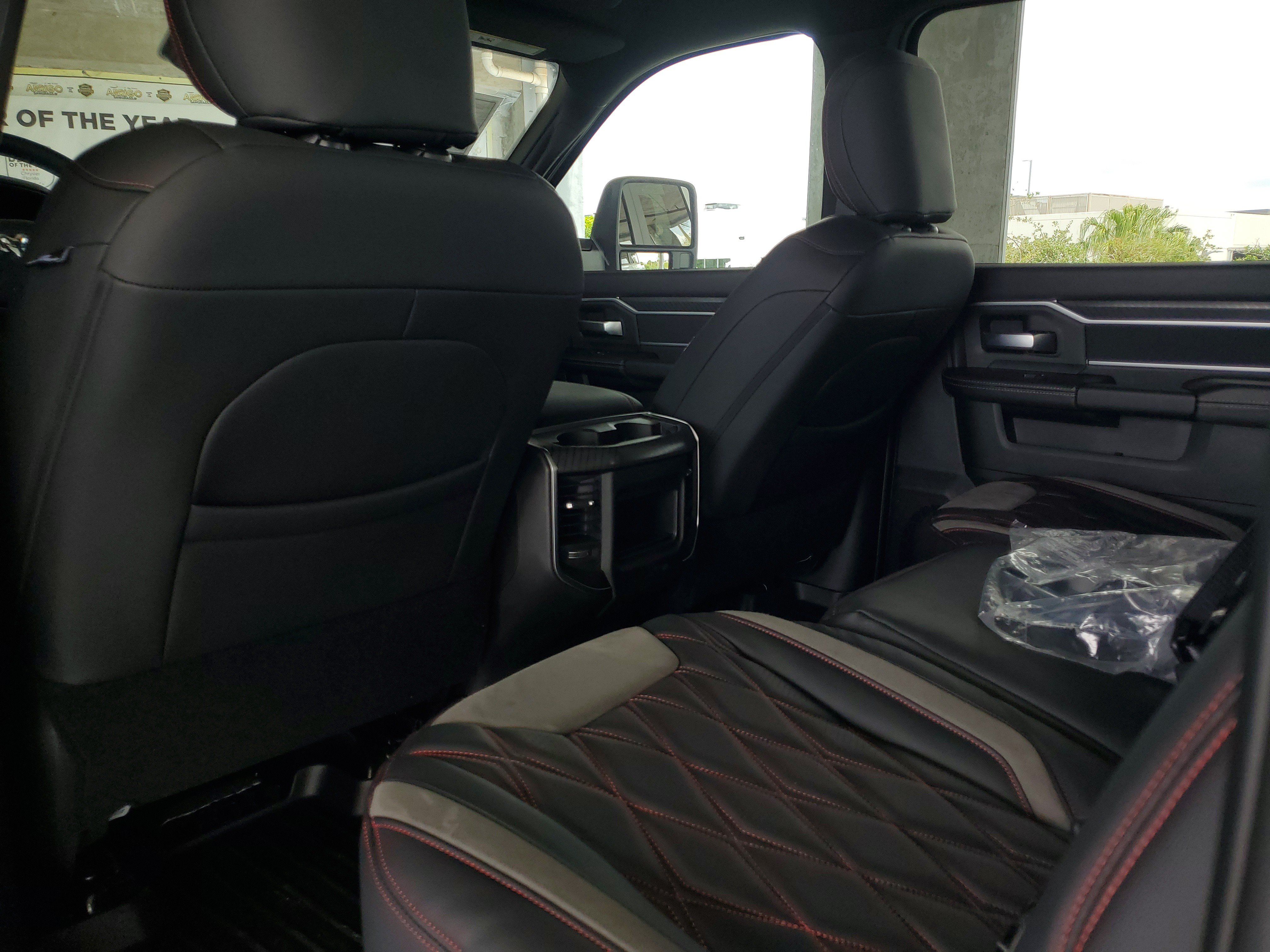 New 2025 RAM 2500 Big Horn AWD/4WD image 10