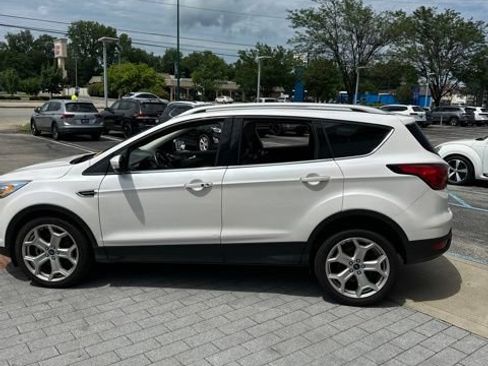 Used 2019 Ford Escape Titanium FWD image 11