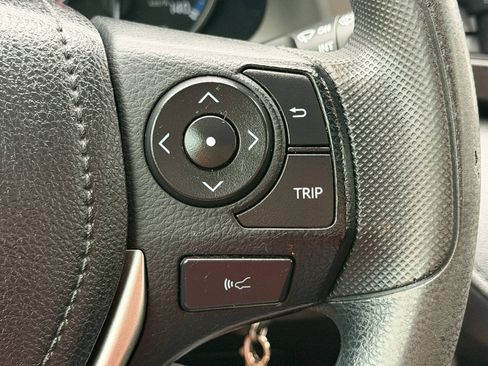 Used 2017 Toyota RAV4 LE w/ Carpet Mat Package FWD image 27