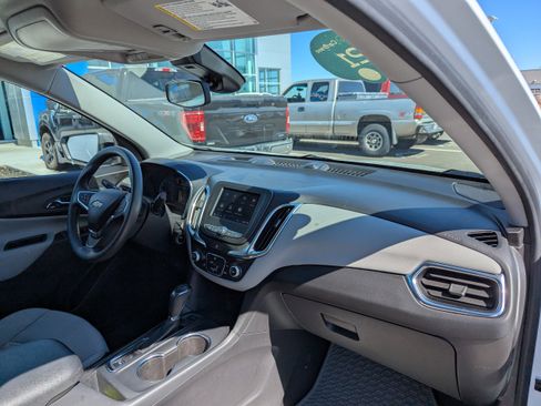 Certified 2021 Chevrolet Equinox LS w/ LS Convenience Package image 40