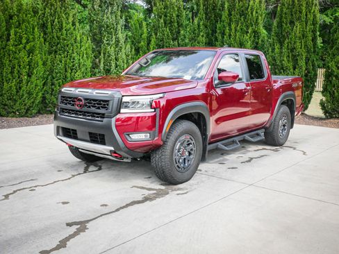 Used 2025 Nissan Frontier PRO-4X w/ Pro Premium Package image 5