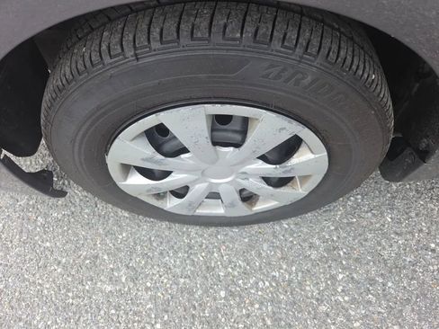 Used 2013 Toyota Corolla L FWD image 21