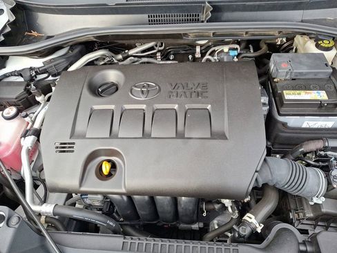 Used 2022 Toyota C-HR XLE image 30