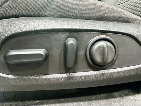 Used 2018 GMC Terrain SLE w/ Driver Convenience Package FWD image 21