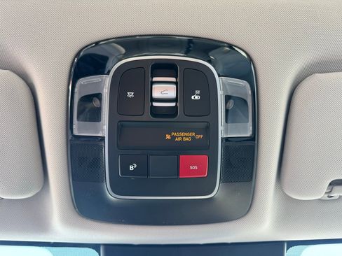 New 2025 Hyundai Sonata Limited image 23