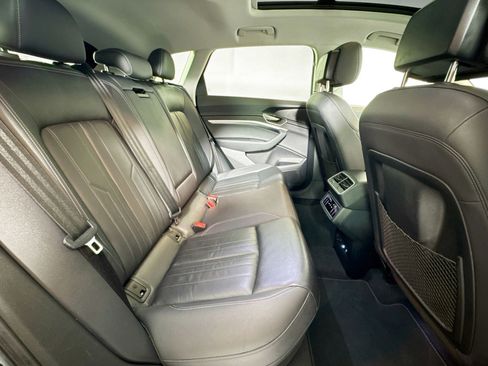 Used 2021 Audi e-tron Premium w/ Convenience Plus Package image 25