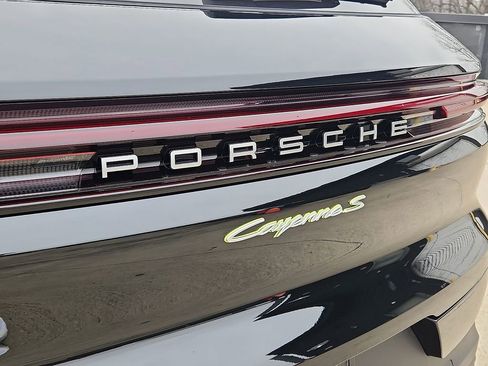 New 2026 Porsche Cayenne S image 25