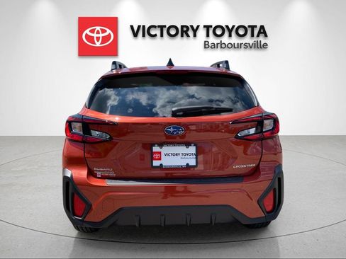 Used 2025 Subaru Crosstrek 2.5i Premium AWD/4WD image 4