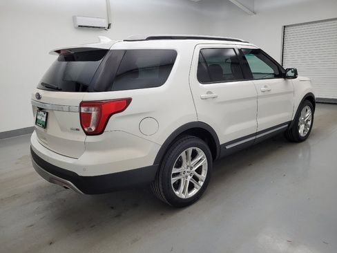 Used 2016 Ford Explorer XLT w/ Equipment Group 202A AWD/4WD image 10