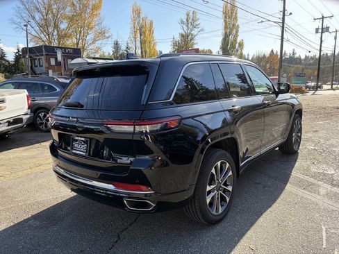 Used 2023 Jeep Grand Cherokee Overland w/ Luxury Tech Group IV image 38