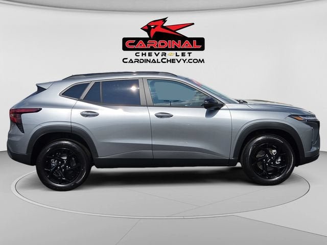 New 2026 Chevrolet Trax LT w/ Sunroof Package FWD image 2