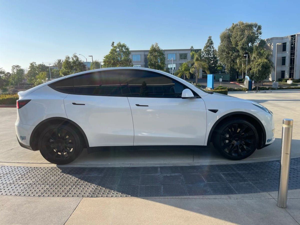 Used 2023 Tesla Model Y Long Range AWD/4WD image 8
