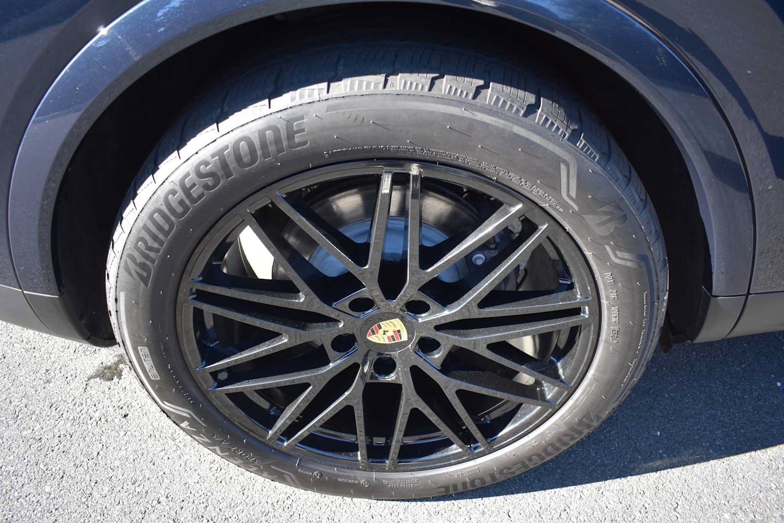 Used 2024 Porsche Cayenne AWD/4WD image 23