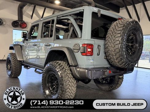Used 2025 Jeep Wrangler Unlimited Rubicon 4xe w/ Convenience Group AWD/4WD image 18