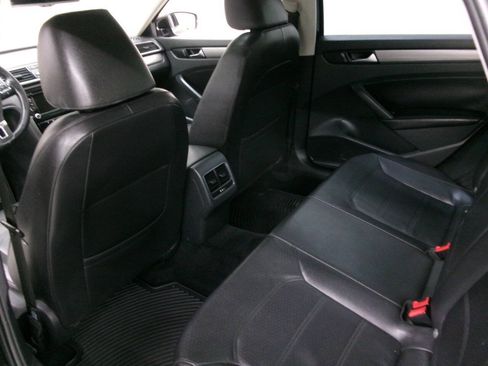 Used 2014 Volkswagen Passat 2.5 SE FWD image 18