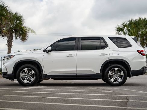 Used 2025 Honda Pilot EX-L image 4