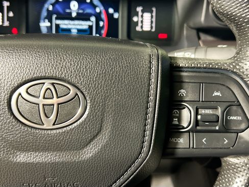 Used 2024 Toyota Tacoma SR5 AWD/4WD image 19