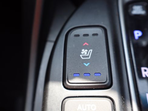 Used 2018 Hyundai Santa Fe Limited FWD image 24