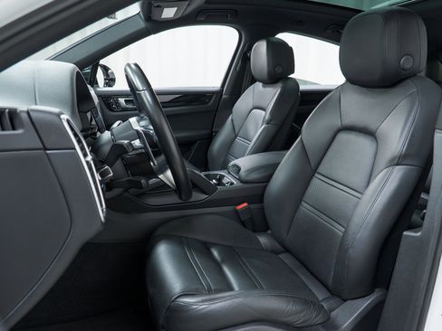 Certified 2020 Porsche Cayenne S image 16