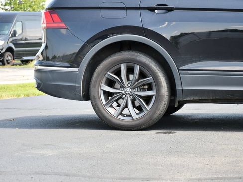 Used 2022 Volkswagen Tiguan SE FWD image 9