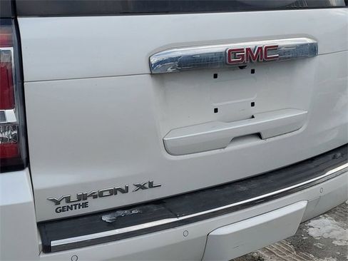 Used 2016 GMC Yukon XL Denali w/ Open Road Package image 32