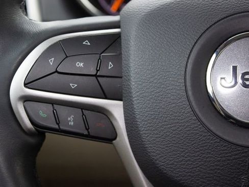 Used 2019 Jeep Grand Cherokee Limited image 23