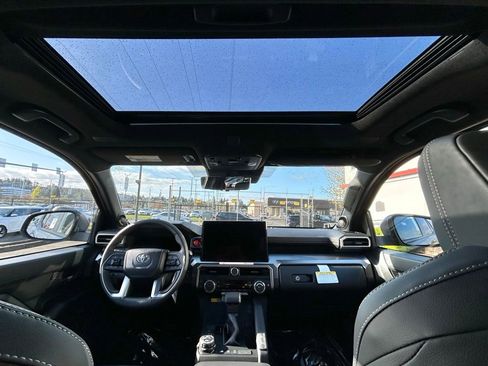 New 2026 Toyota 4Runner TRD Off-Road Premium AWD/4WD image 18