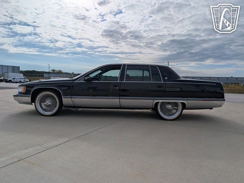Used 1994 Cadillac Fleetwood Brougham image 7