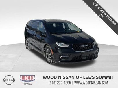 Used 2023 Chrysler Pacifica Touring-L