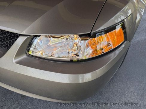 Used 2002 Ford Mustang Convertible RWD image 42