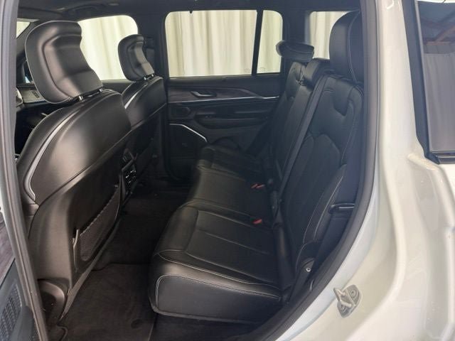 Used 2025 Jeep Grand Cherokee Overland w/ Adv Protech Group III AWD/4WD image 20