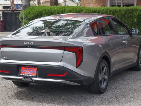 Used 2025 Kia K4 FWD image 9