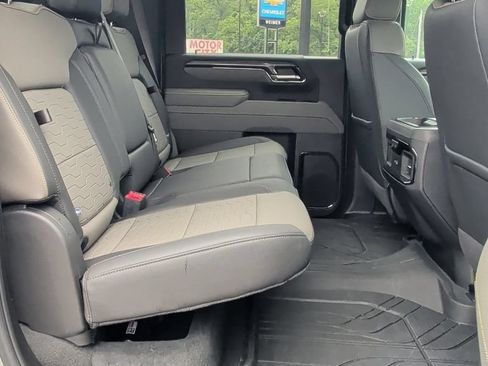 Used 2025 Chevrolet Silverado 2500 ZR2 AWD/4WD image 20