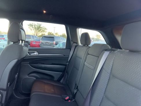 Used 2019 Jeep Grand Cherokee Laredo w/ Security & Convenience Group image 21