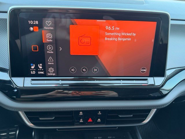 Certified 2024 Volkswagen Atlas Peak Edition SE AWD/4WD image 24