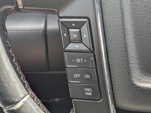 Used 2017 Lincoln Navigator Reserve RWD image 11