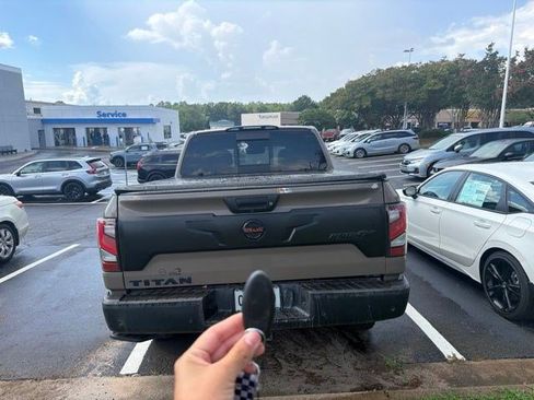 Used 2021 Nissan Titan PRO-4X w/ Pro-4x Utility Package AWD/4WD image 8